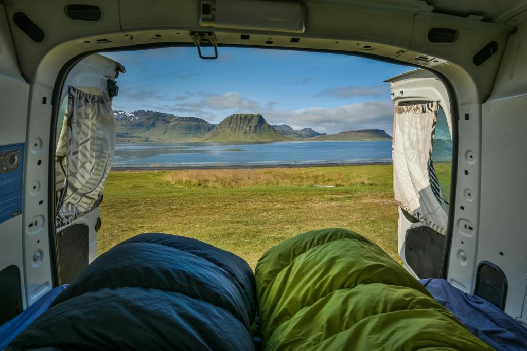 RV Parks vs. Boondocking: Pros, Cons, and How to Choose the Best Fit for Your RV&nbsp;Adventure