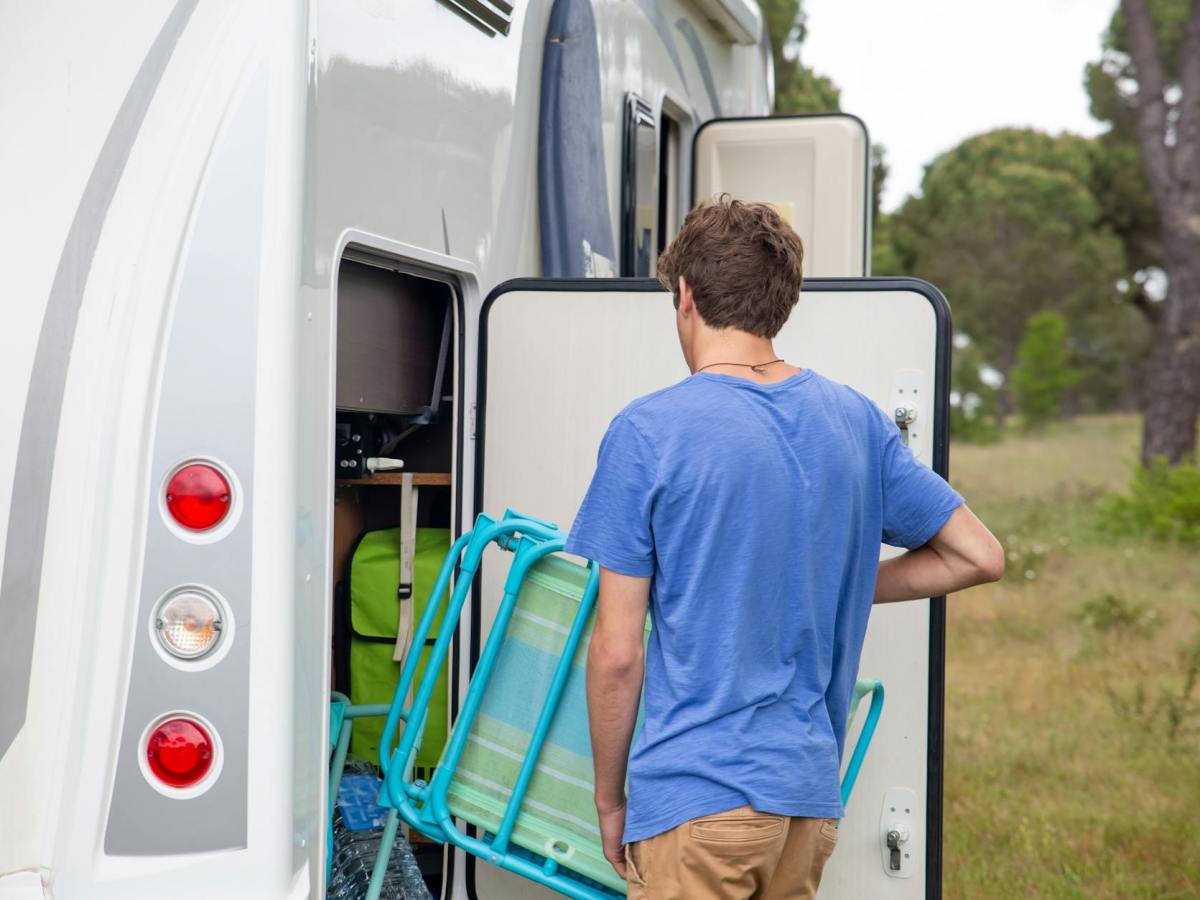 The Minimalist’s Guide to RV Living: What to Pack and What to Leave&nbsp;Behind